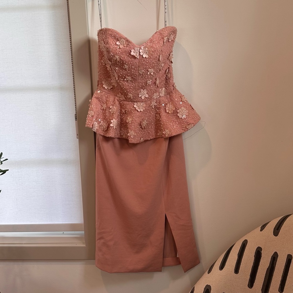 NWOT Kay Unger New York Peplum Beaded Midi Dress Size XXS Blush